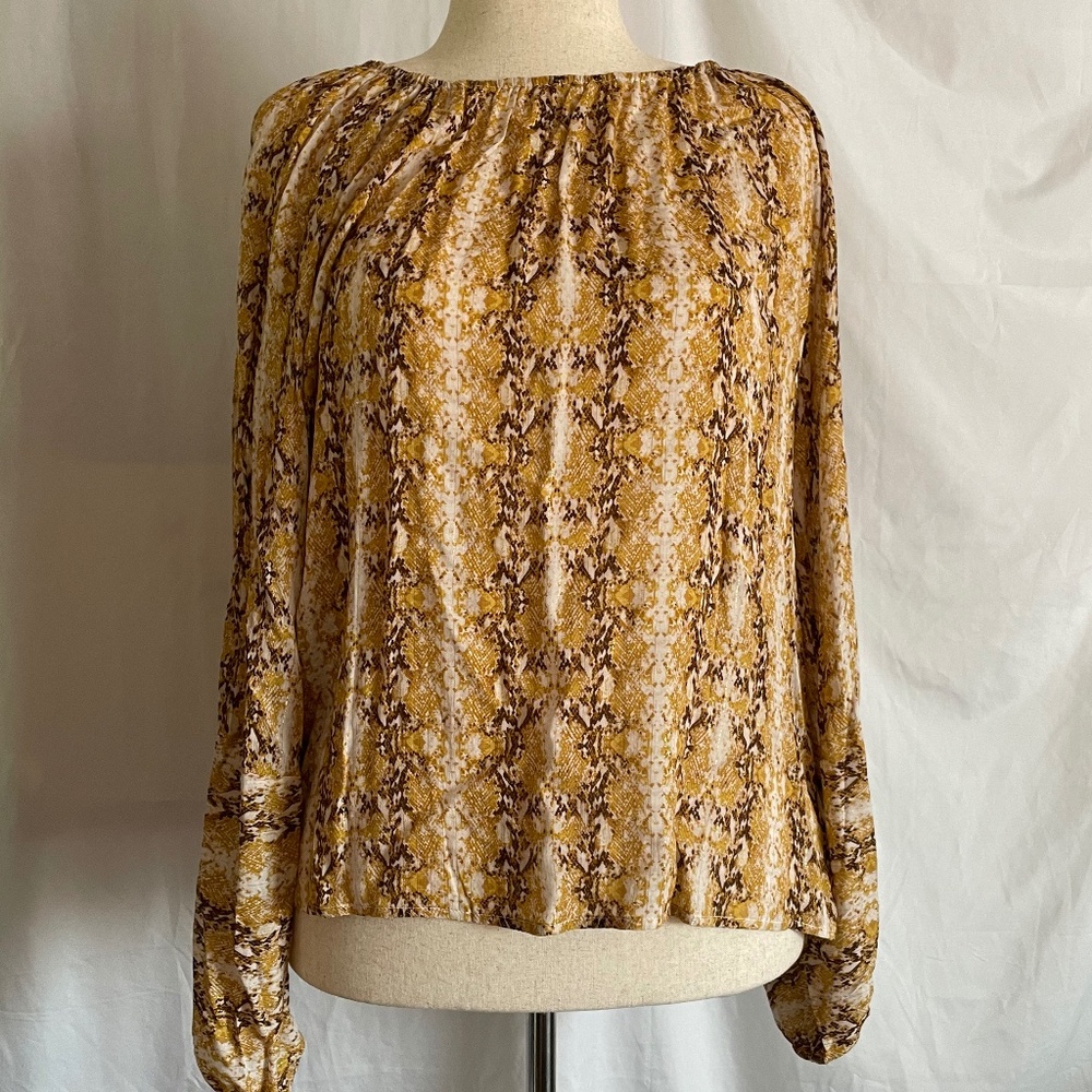 NWT Andre by Unit Long Sleeve Blouse Size Medium